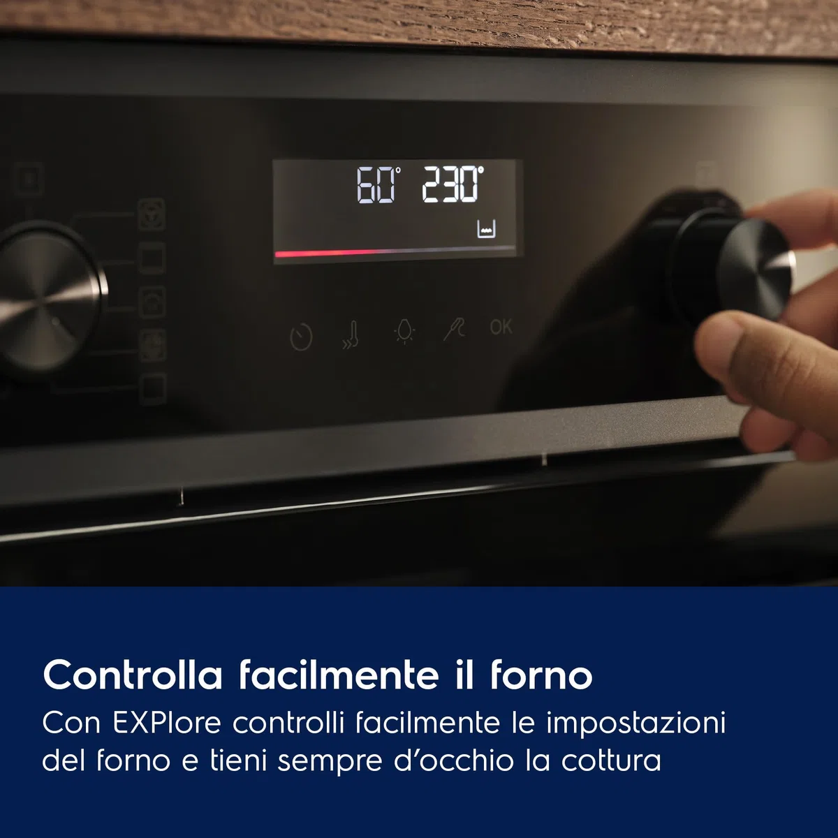 Electrolux EOF7H00H SurroundCook Four multifonction encastrable 72 l, cuisson à plusieurs niveaux avec troisième élément chauffant, LED EXPlore, nettoyage à vapeur AquaClean, 594 x 589 x 569 mm